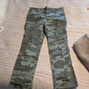 GAP Women's Camouflage Cargo Jeans